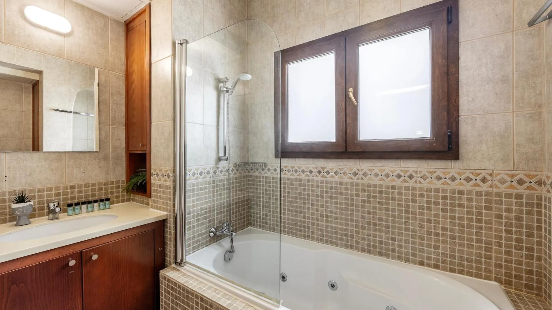 Villa Sunnyvillas: 4Br Seafront Villa*Private Pool*Bw44 Protaras Chipre